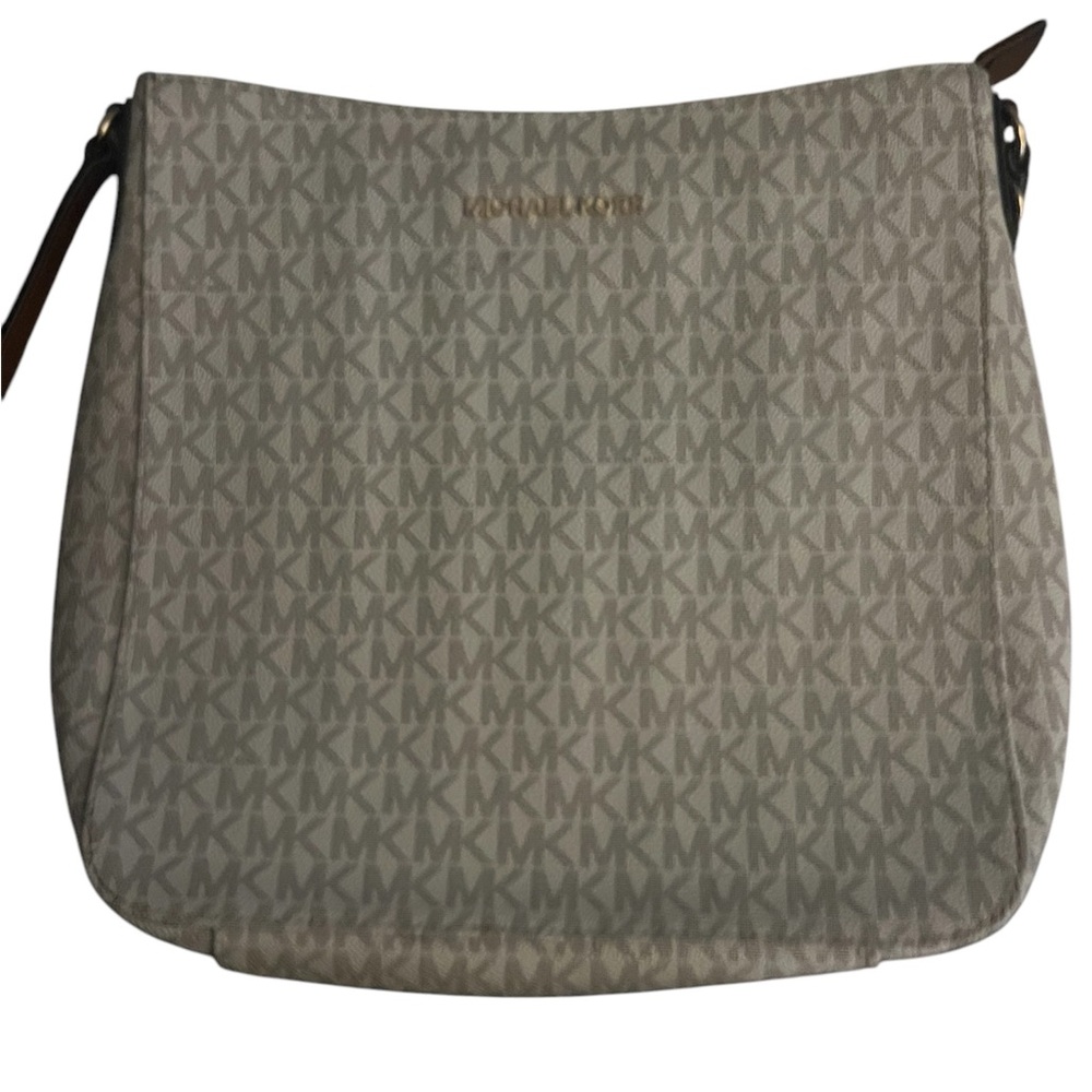 Michael Kors Jet Set Messenger Crossbody Bag